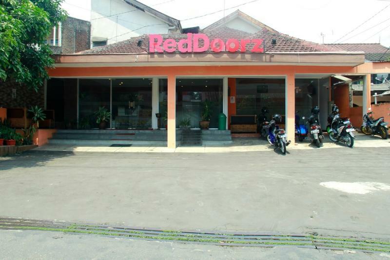 Reddoorz Syariah Near Btc Fashion Mall Hotel Bandung Kültér fotó